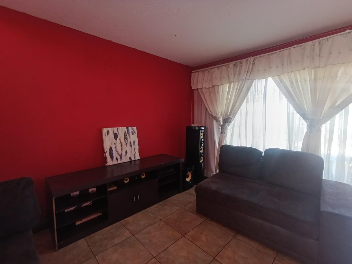 2 Bedroom Duplex for Sale - Gauteng