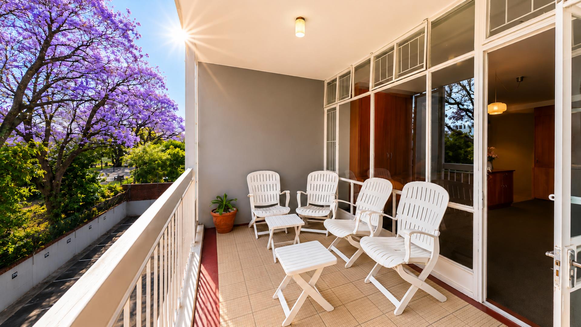 763542_balcony_left.png