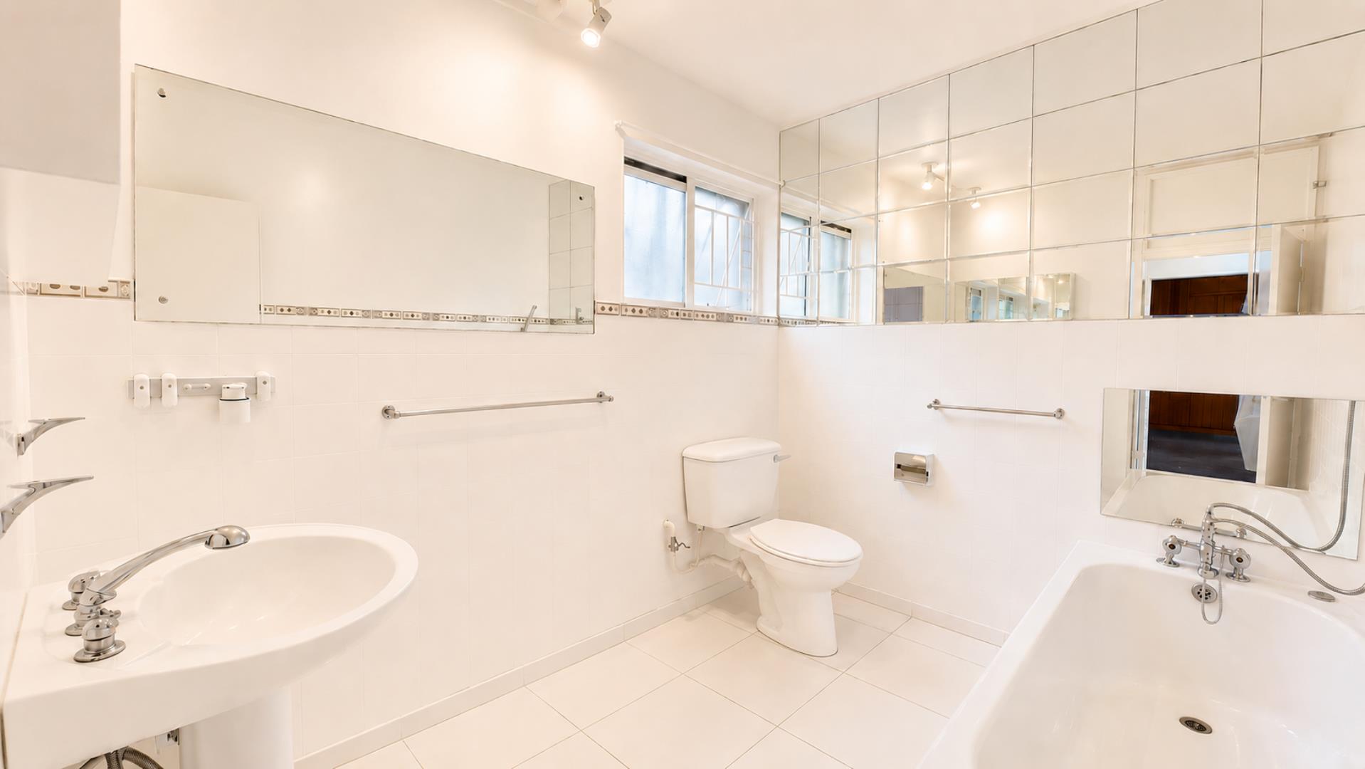 763542_bathroom.png