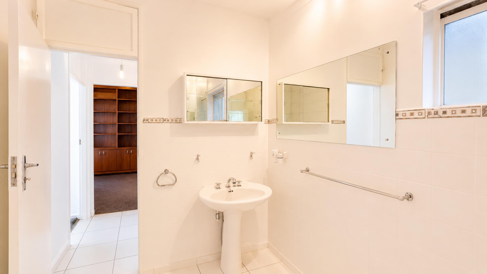763542_bathroom3.png